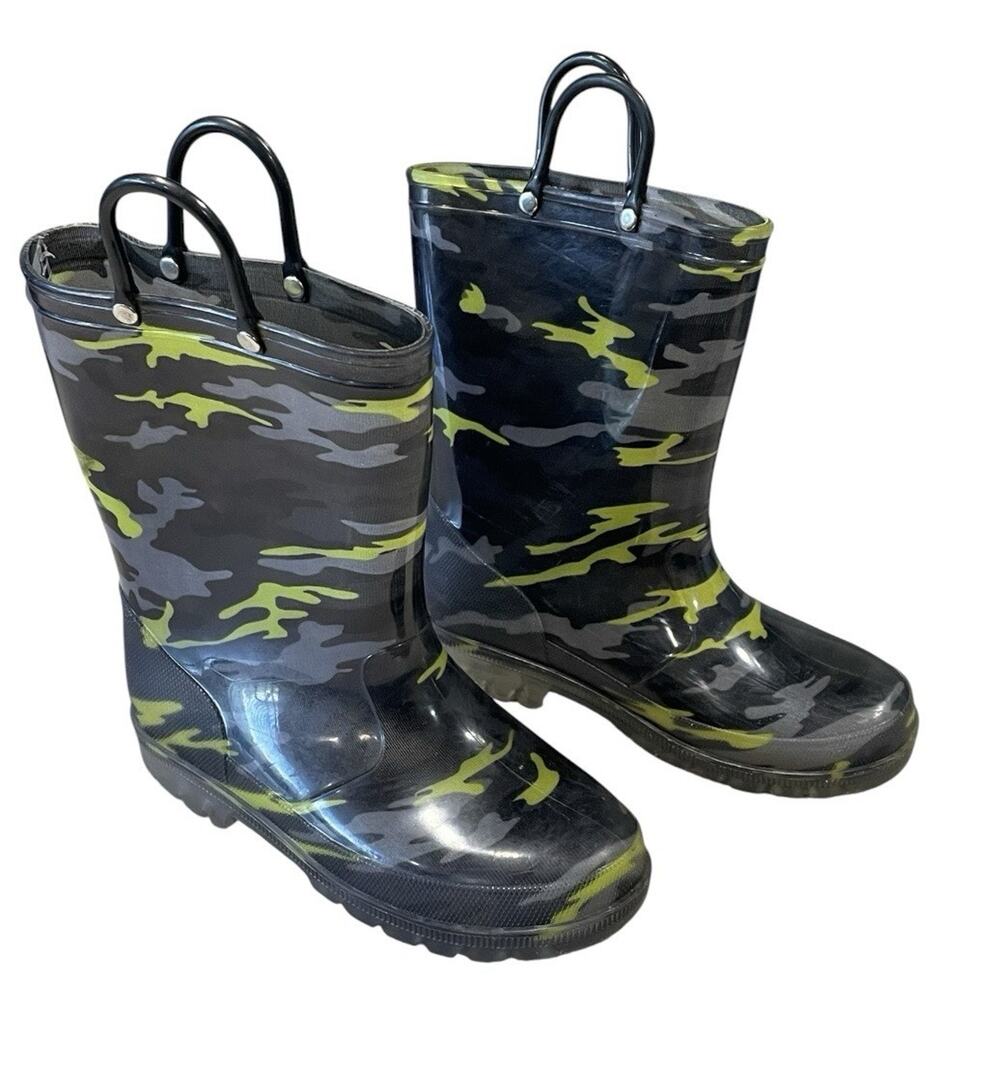 Kids Camo Printed Light Up Rain Boots Flashing Lights Youth Size 1 -School Wear
